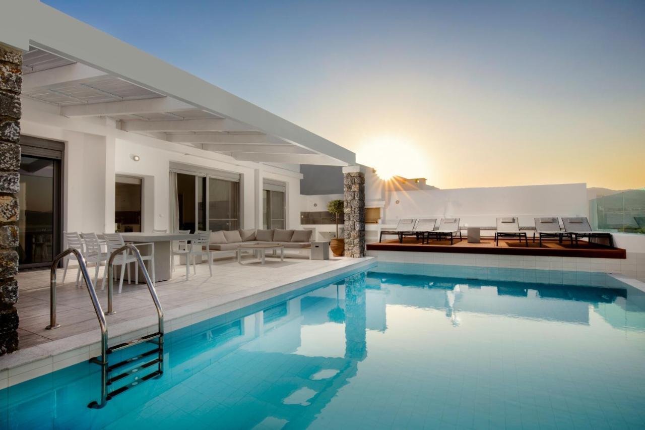 Villa Phos With Swimming Pool In *