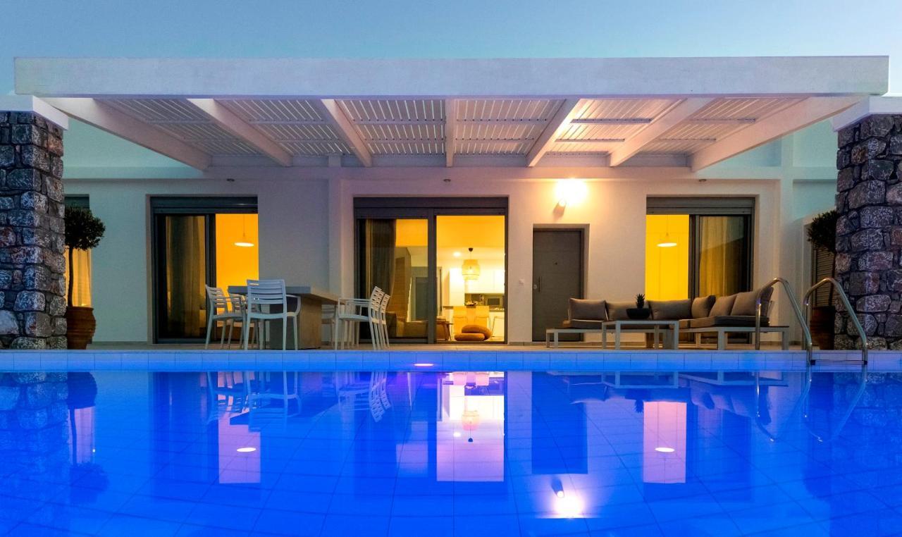 Phos With Swimming Pool In